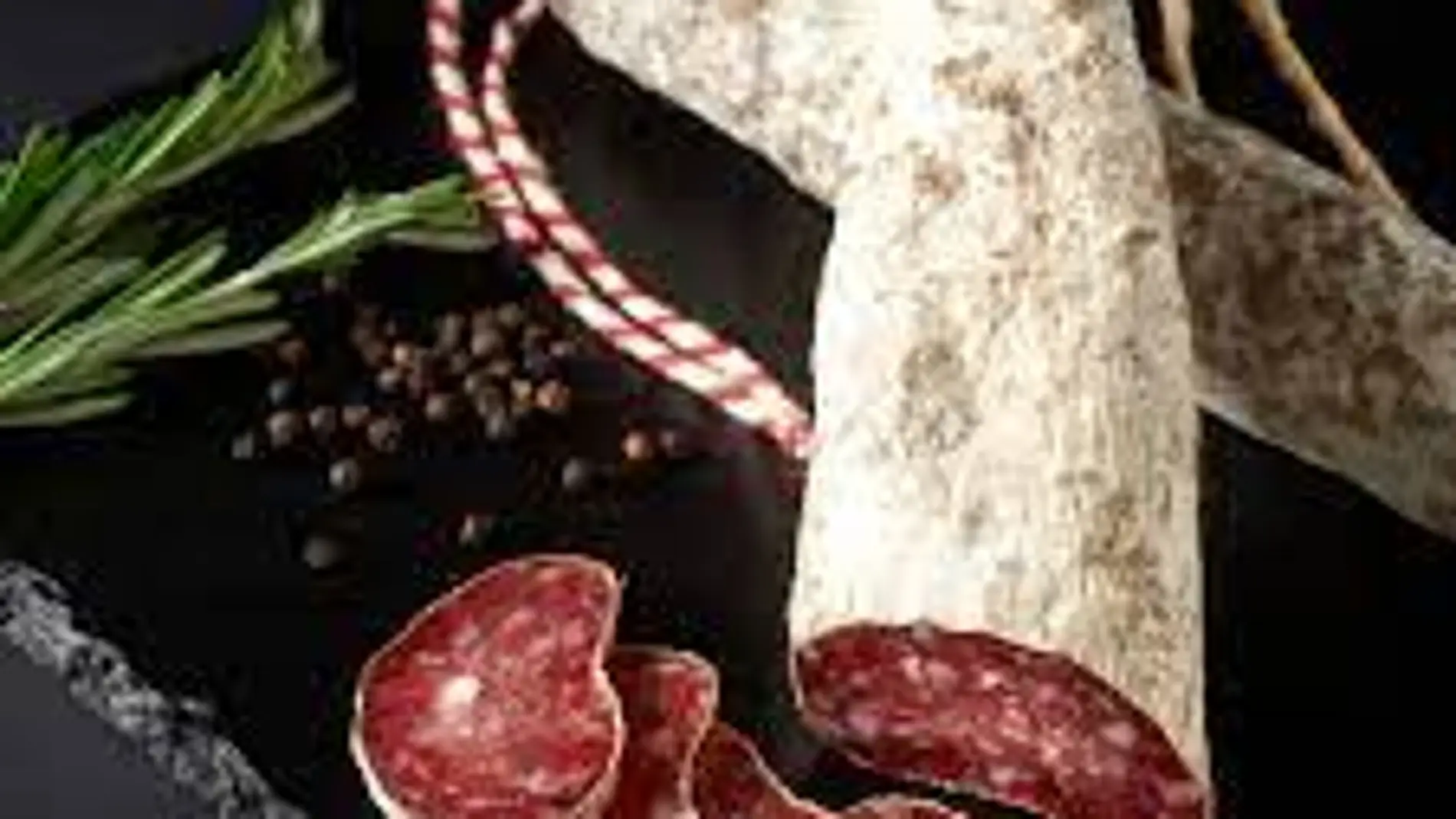Carne de cerdo en forma de fuet (longaniza)