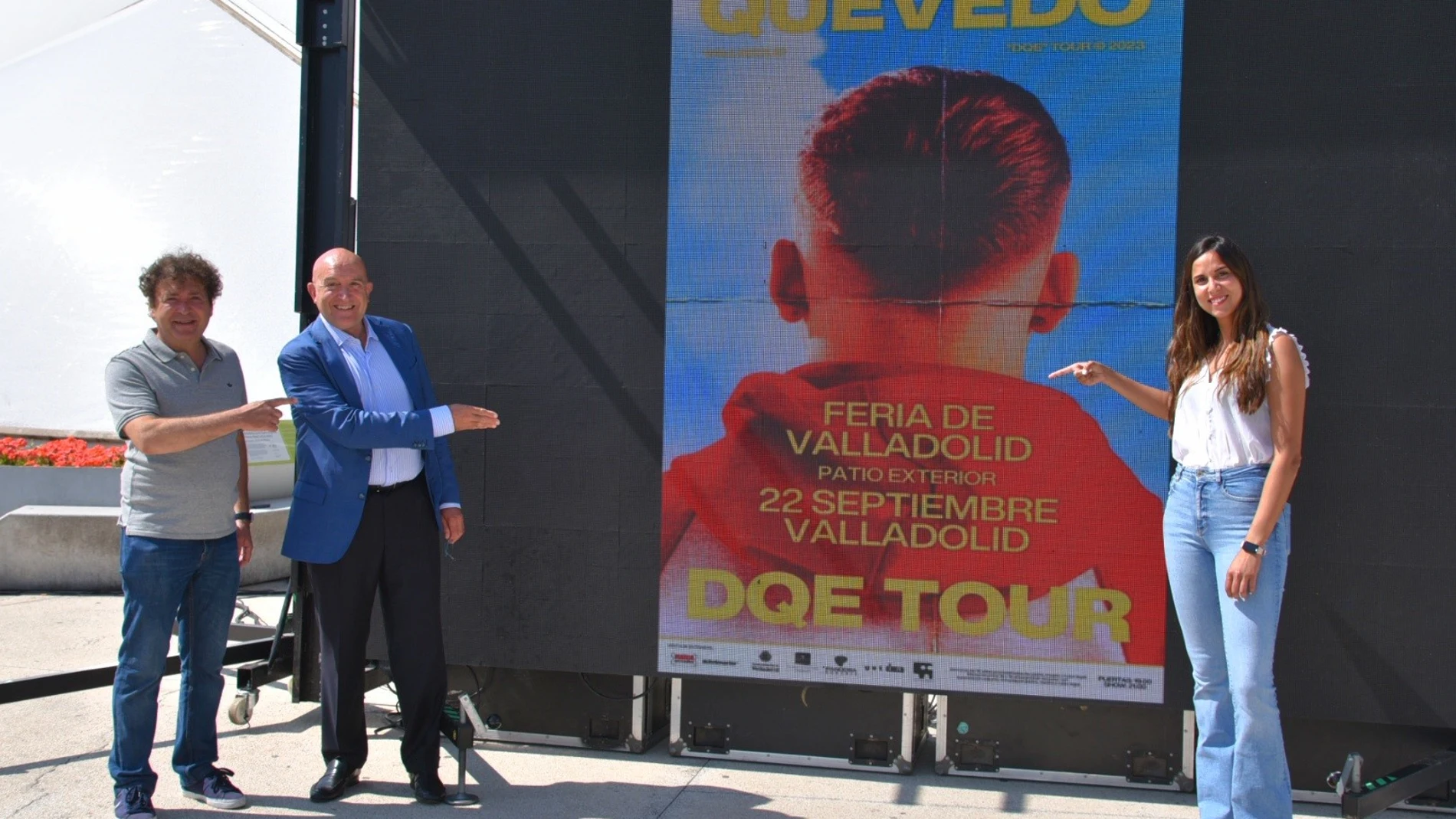 El alcalde, Jesús Julio Carnero; la concejala de Turismo, Eventos y Marca Valladolid, Blanca Jiménez Cuadrillero; y el director general de Pandora Concert, Juanjo Rodríguez García, presentan el concierto de Quevedo