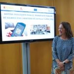 La consejera de Movilidad y Transformación Digital, María González Corral, presenta el nuevo sistema de transporte público de viajeros "inteligente"