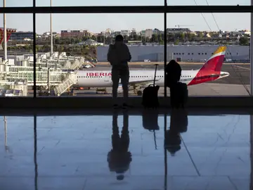 Aviones de Iberia en la Terminal T-4 del aeropuerto Adolfo Suarez Barajas. Aviones de Iberia en la Terminal T-4 del aeropuerto Adolfo Suarez Barajas.