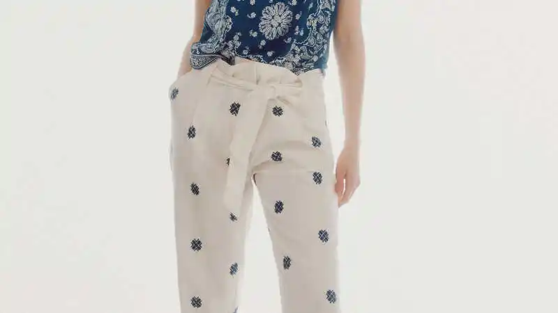 Pantalón lino bordados.