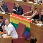 La diputada de Vox Llanos Massó, elegida presidenta de Les Corts con los votos de PP y Vox
