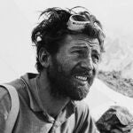El alpinista austriaco Hermann Buhl, que realizó la primera ascensión al Nanga Parbat en 1953