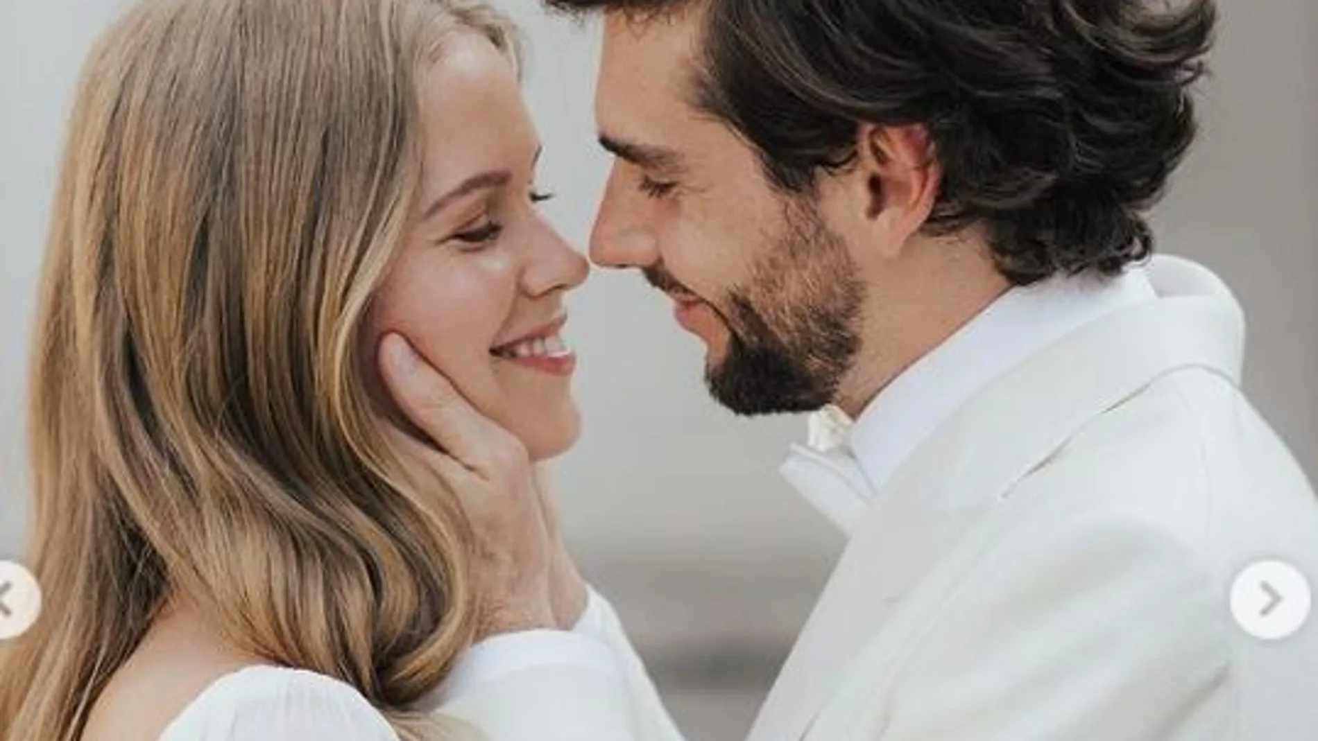 Álvaro Soler y Melanie Kroll