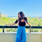 Nuria Roca con pantalón palazzo. 