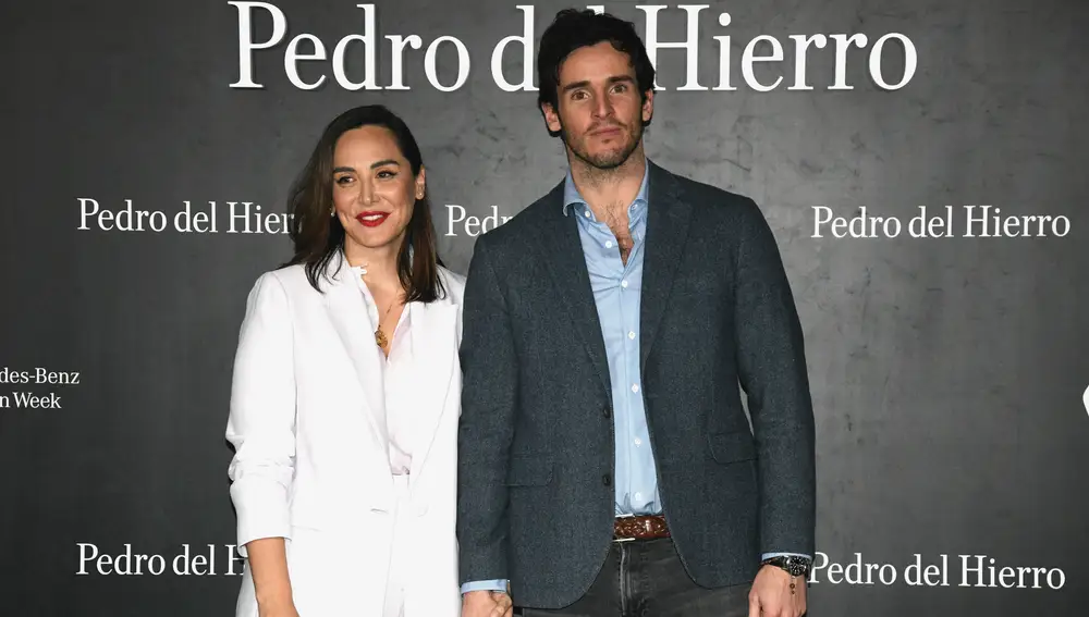 Tamara Falcó e Iñigo Onieva posan en el photocall de la firma Pedro del Hierro