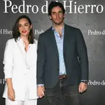 Tamara Falcó e Iñigo Onieva posan en el photocall de la firma Pedro del Hierro