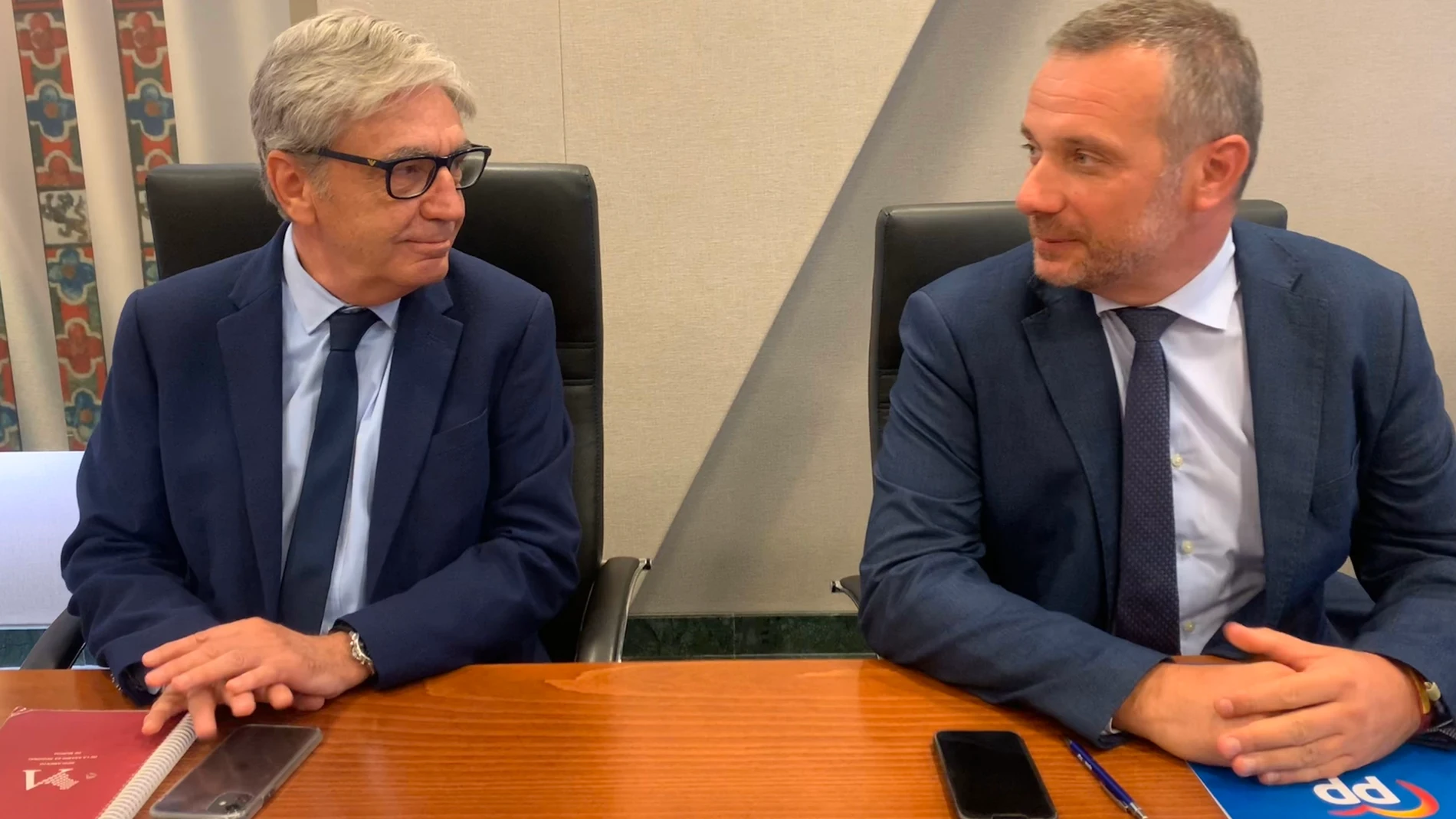 Miralles y Segado, durante la reunión
