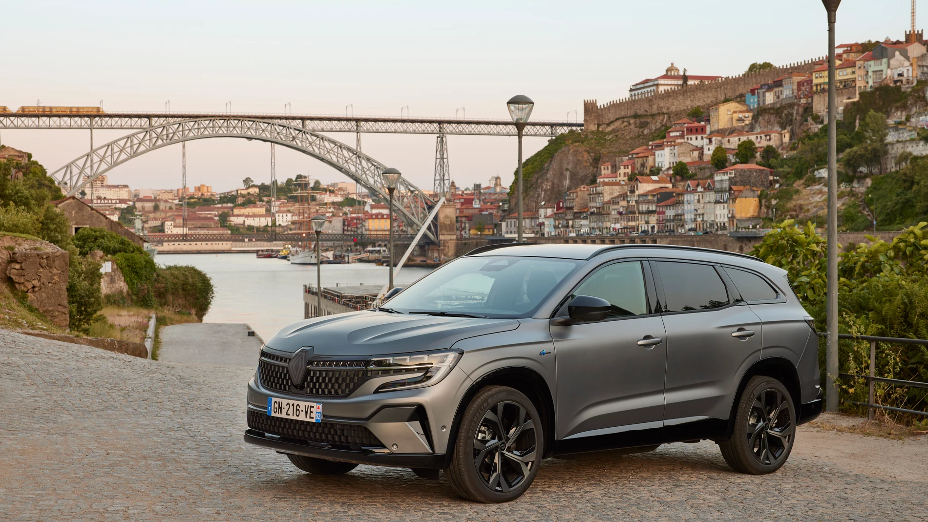 El Espace de Renault se reinventa vestido de SUV y etiqueta ECO