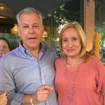 José Luis Sanz, junto a Consolación Vera