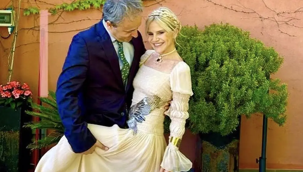 Eugenia Martínez de Irujo y Narcís Rebollo antes de asistir a la boda de Tamara e Íñigo