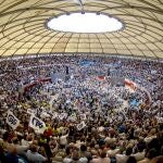 Alberto Núñez Feijóo en un mitin del PP en la plaza de Pontevedra ante 12.000 personas.