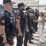 La delegada del Gobierno, Pilar Bernabé ha presentado la operación verano 2023