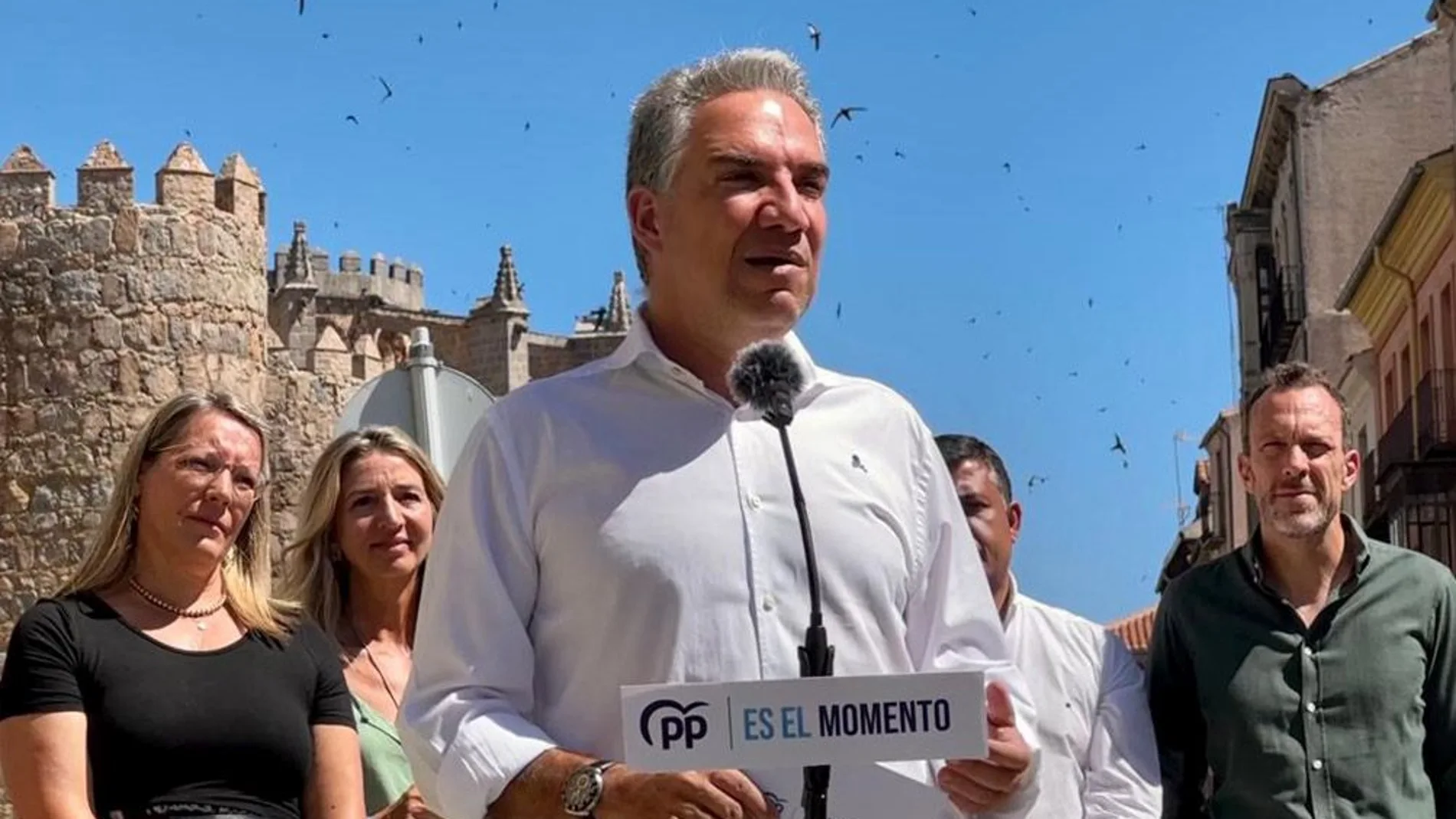 Bendodo interviene en el acto del PP en Ávila en presencia de Carlos García, Héctor Palencia o Alicia García, entre otros