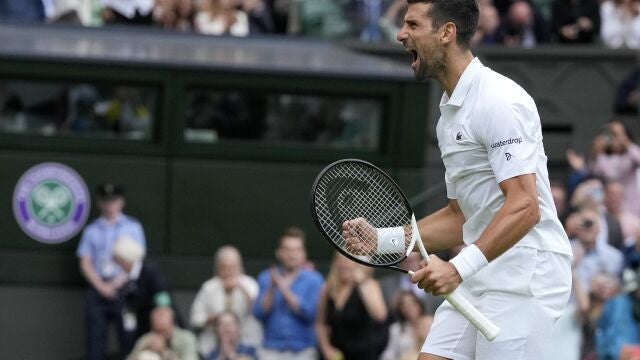 Djokovic grita uno de los puntos que le ganó a Rublev