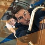 Tom Cruise se vuelve a poner en la piel del impecable e icónico agente Ethan Hunt