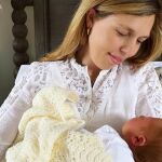 Carrie Johnson posa en Instagram con su hijo Frank Alfred Odysseus