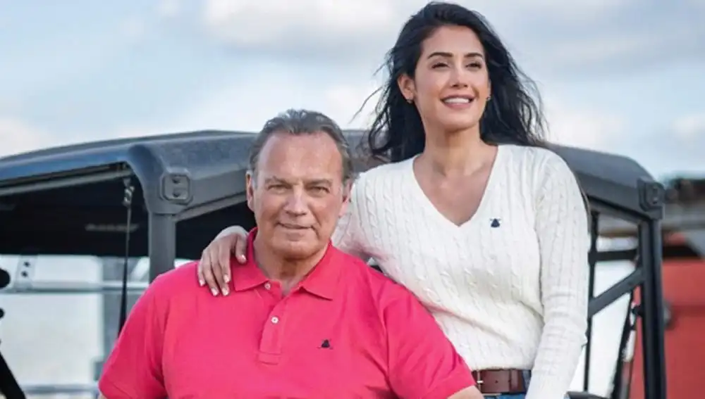 Bertín Osborne y Gabriela Guillén posan para la portada de Lecturas