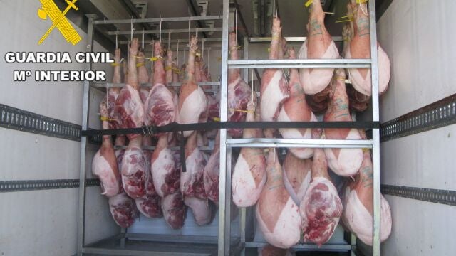 Intervienen más de cuatro toneladas de carne transportada en malas condiciones en Béjar y Guijuelo