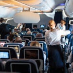 Pasajeros en un avión