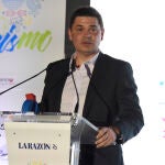 Tomás Fernández, director comercial de CroisiEurope para España, Portugal y Latinoamérica, recogió el premio que reconoce a la empresa como Mejor compañía de cruceros fluviales de Europa