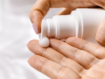 El repelente de insectos contrarresta los efectos de la protecci&oacute;n solar