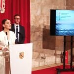 La presidenta del Govern, Marga Prohens, y el portavoz del Ejecutivo, Antoni Costa.