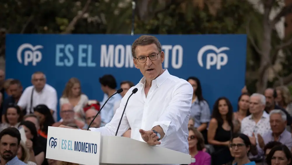 23J.- Feijóo hará una auditoria del CIS si gobierna y estudia si puede bajar el IVA de peluquerías este año