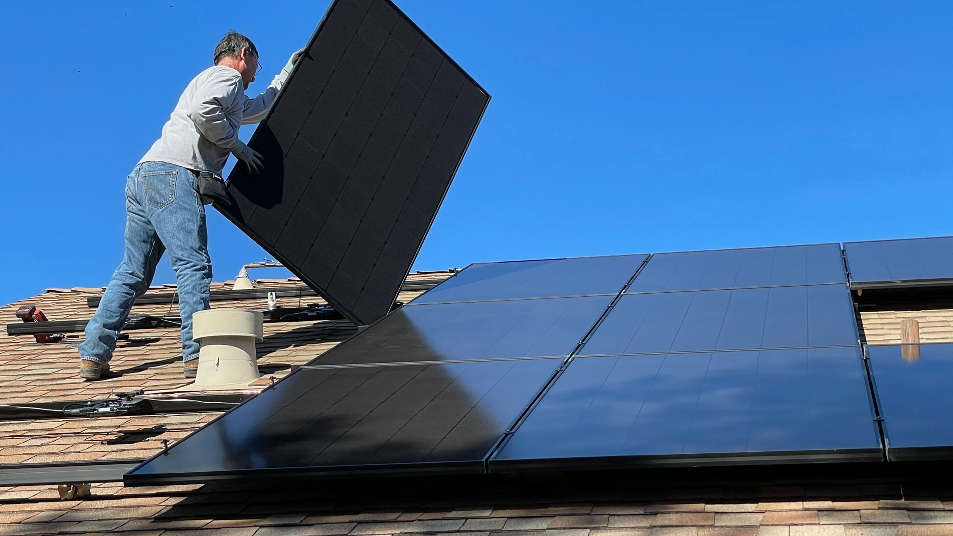 Eliminando las barreras que supone la inversión inicial de placas solares