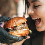 Así es la polémica dieta "sana" que incluye ultraprocesados y que han creado científicos estadounidenses