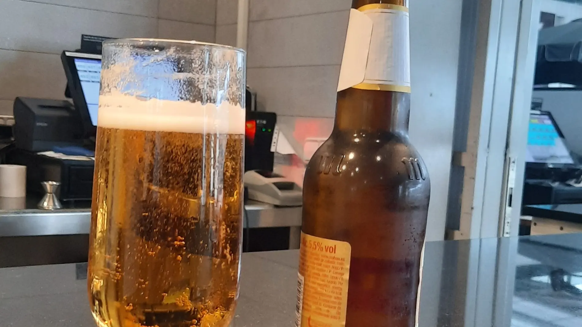 La caña de cerveza fue el verdadero rostro de la revolución popular de la hostelería de los años 80