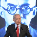 Israel.- Netanyahu evoluciona favorablemente de su operación de marcapasos pero aplazará su visita a Turquía