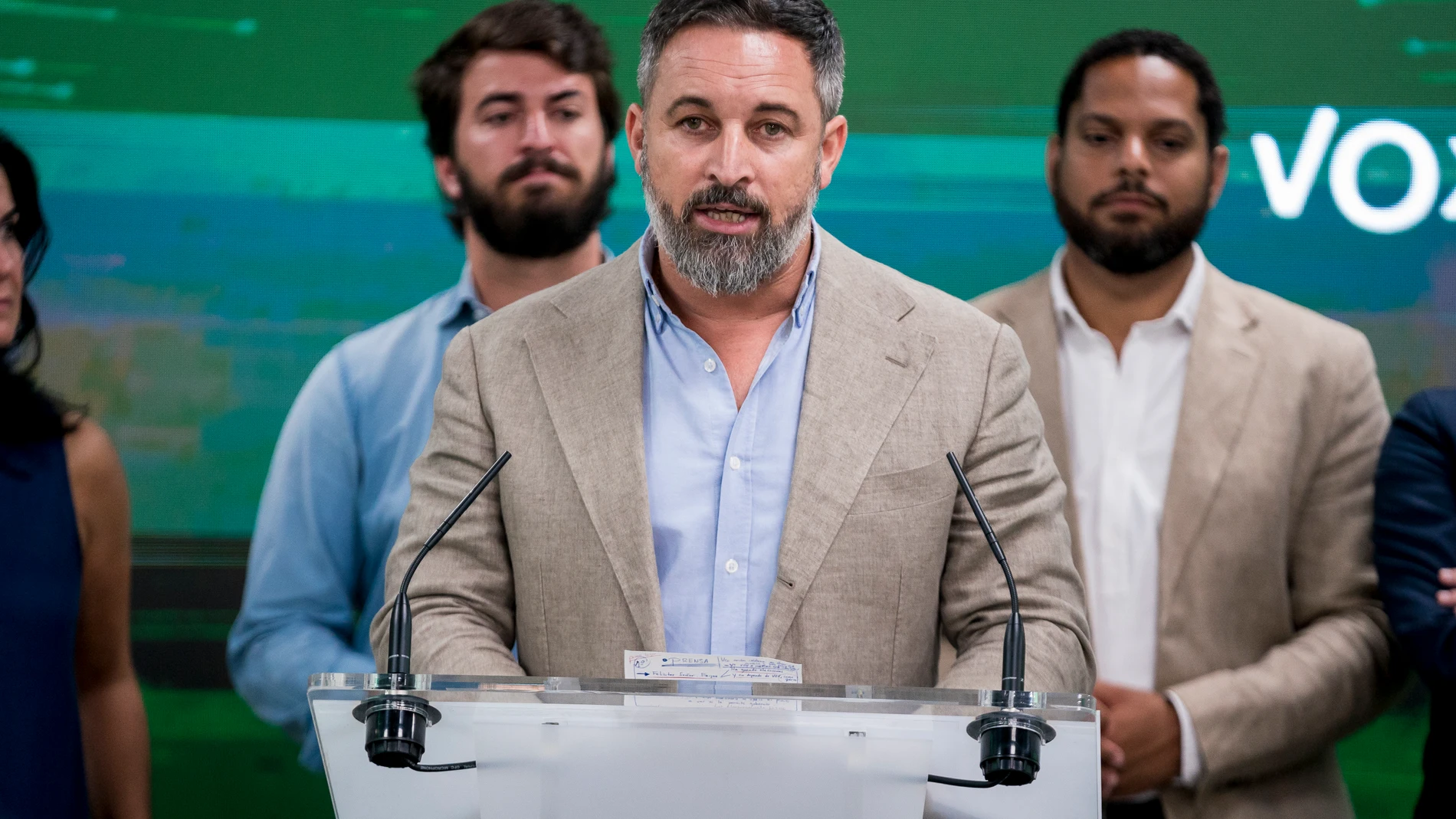 El candidato de Vox a la Presidencia del Gobierno de España, Santiago Abascal, durante el seguimiento de la jornada electoral de los comicios generales en la sede de Vox, a 23 de julio de 2023, en Madrid (España). Todos los españoles han sido llamados hoy, 23 de julio de 2023, para elegir a sus representantes para los próximos cuatro años. Están en juego 350 escaños en el Congreso y 208 en el Senado (ya que 57 de los 265 senadores lo son por designación autonómica), que tendrán que elegir al ...