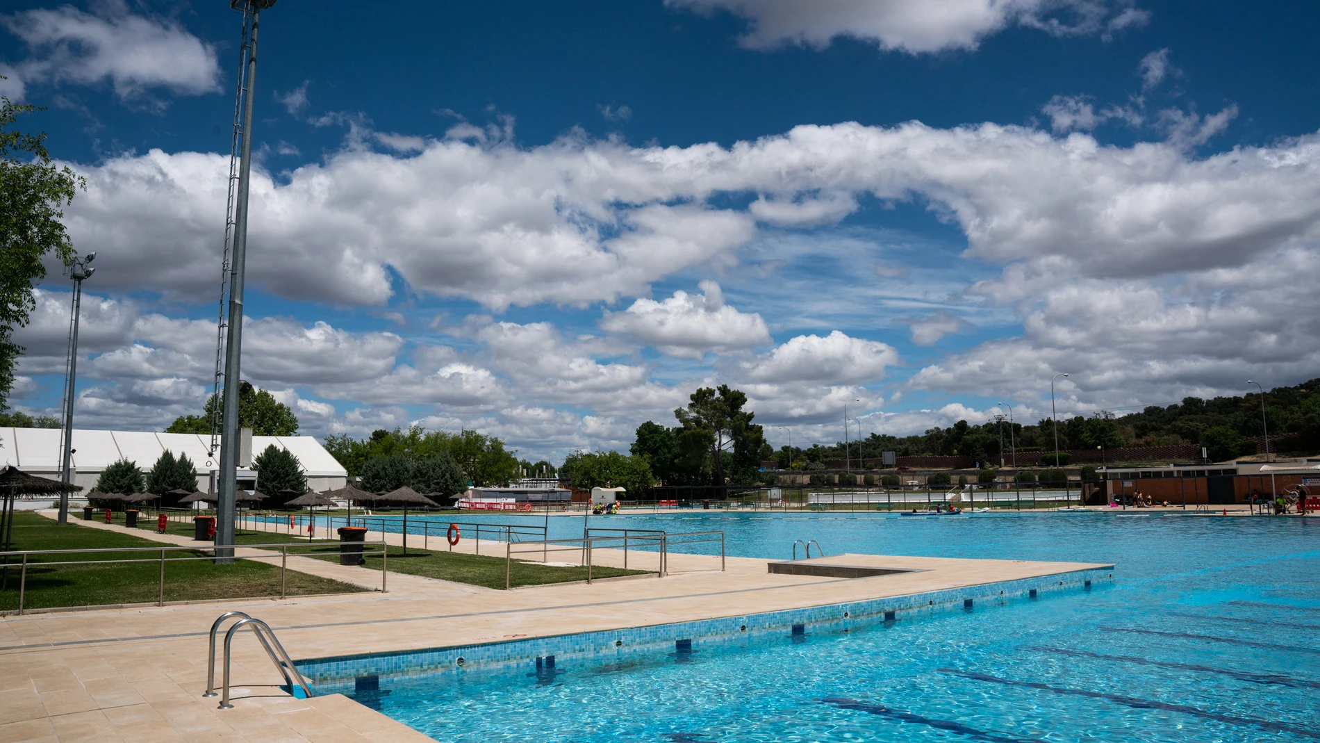 Turno de día completo en las piscinas