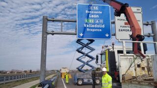 Tareas de conservaci&oacute;n y explotaci&oacute;n en carreteras del Estado en Zamora
