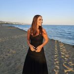 Paula Echevarría con vestido de Charo Ruiz.