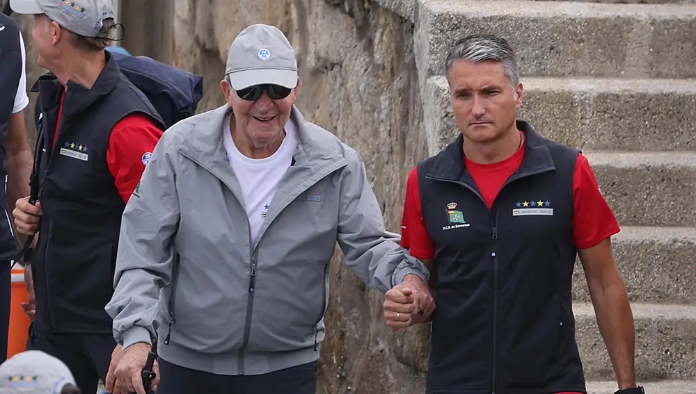 El Rey Don Juan Carlos en el Real Club Náutico de Sanxenxo