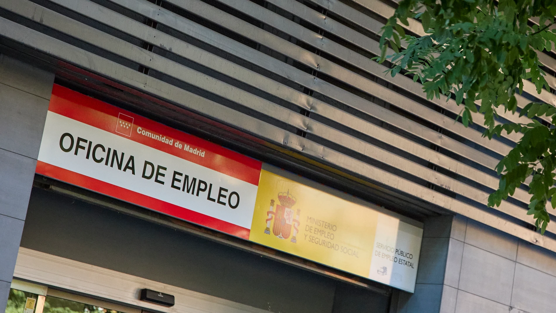VÍDEO: El paro baja en 365.300 personas en el segundo trimestre y la ocupación marca máximo de 21 millones