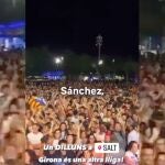 Gritos de "¡Sánchez, mamón, llama a Puigdemont!" en un concierto en Girona