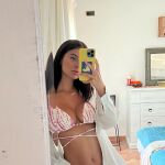 Laura Escanes posa en bikini.