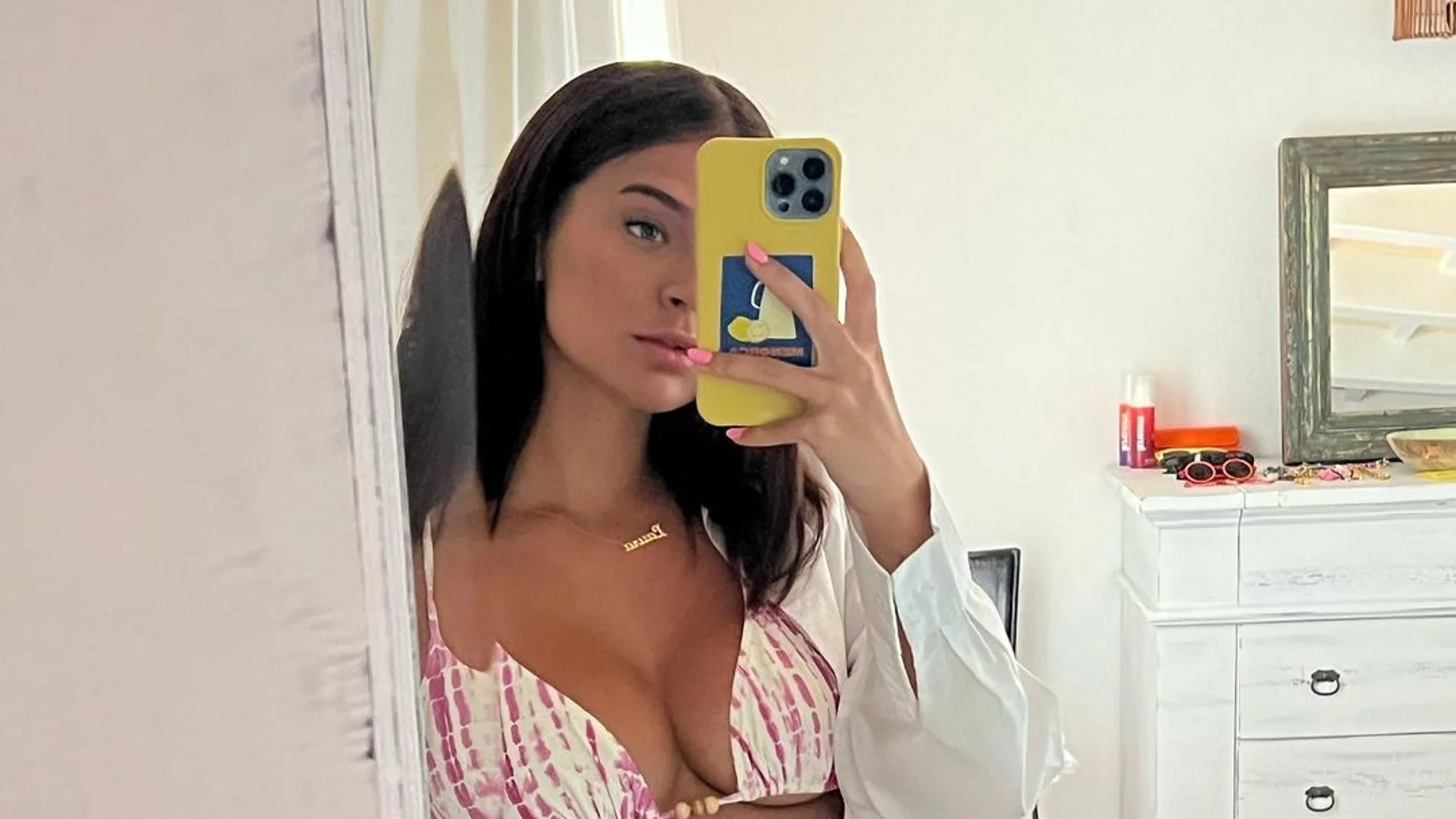 Laura Escanes posa en bikini.