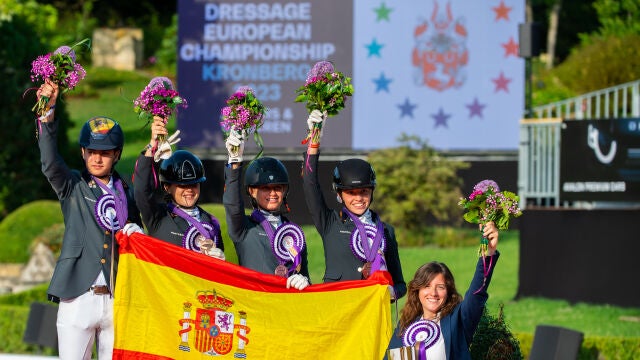 El equipo español children de Doma Clásica, bronce en el Europeo