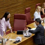 El presidente, Carlos Mazón, ejerce su derecho al voto