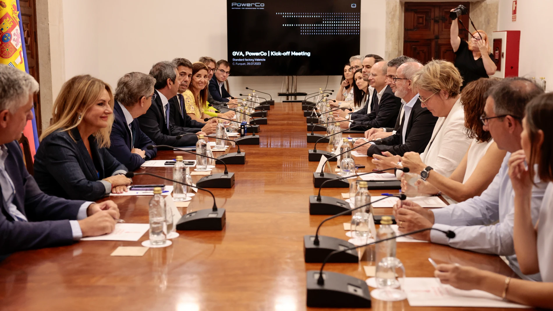 El nuevo Consell y el Puig garantizan a Volkswagen la continuidad de las inversiones