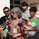 La candidata de Adelante Andalucía, Pilar González, acompañada por José María González «Kichi» y Teresa Rodríguez