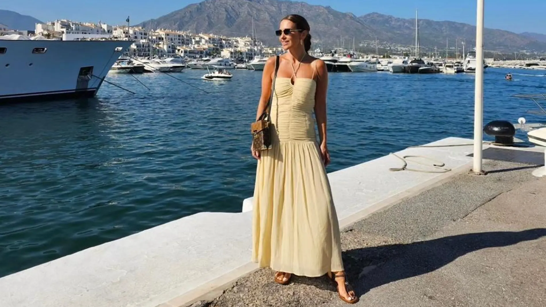 Paula Echevarría tiene el vestido que sigue la tendencia 'Mermaidcore' más bonito y elegante para las tardes de verano
