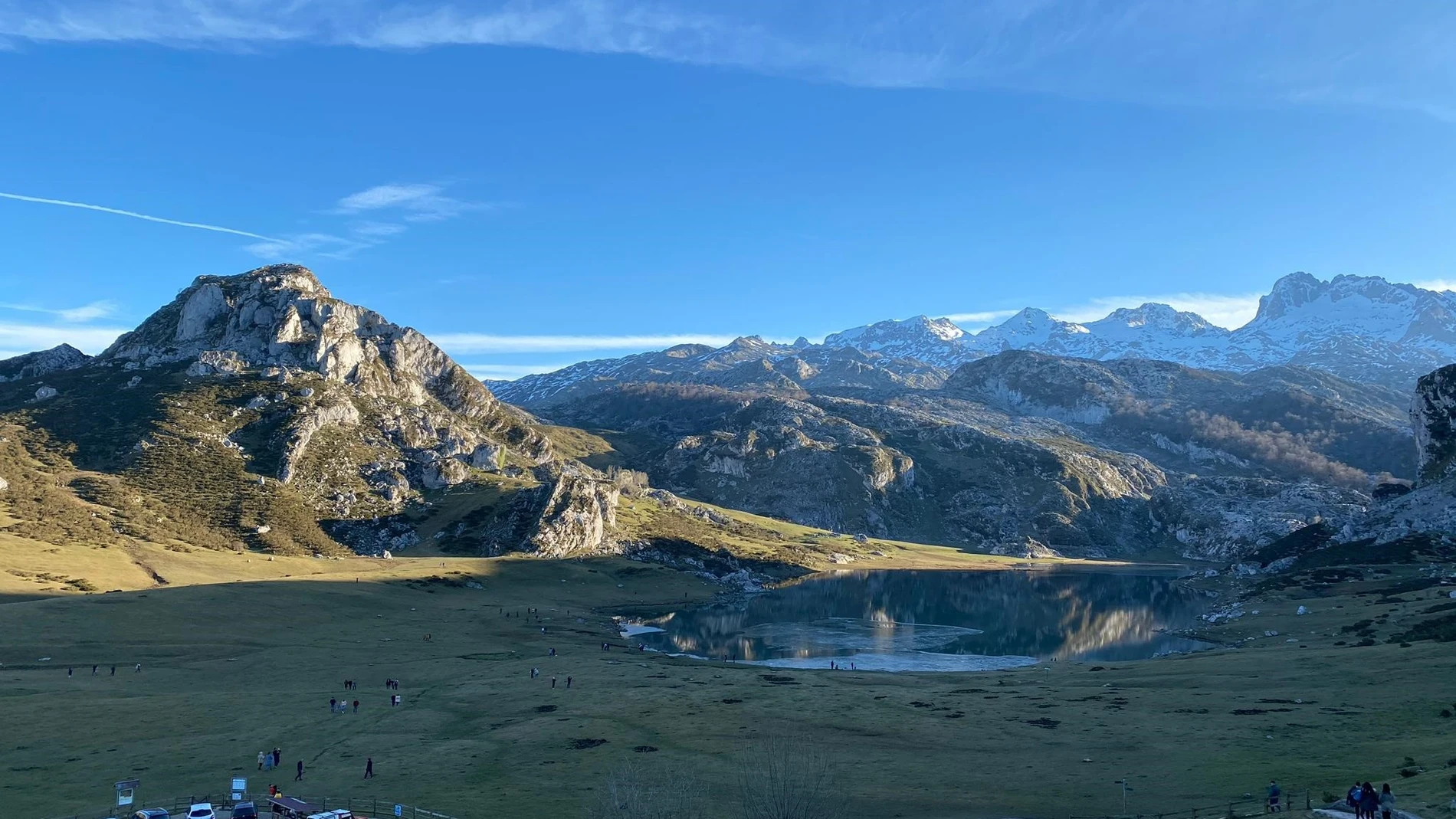 AMP.- Vuelca un autobús en la subida a los Lagos de Covadonga (Asturias) con 49 personas, la mayoría niños