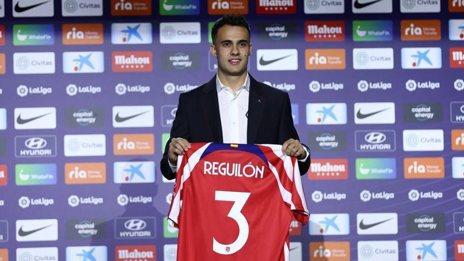 Sergio Reguilón en su presentación con el Atlético de Madrid