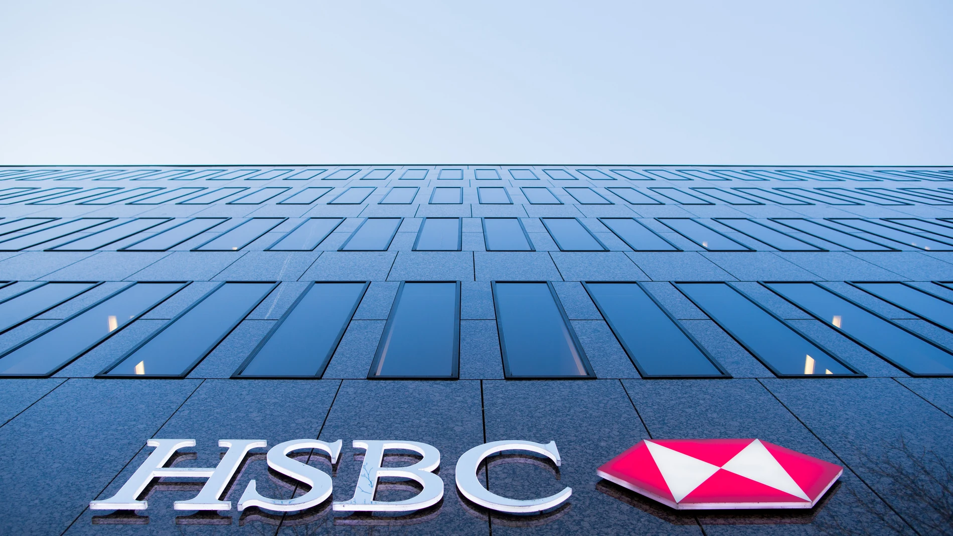 Envelope Hsbc HSBC, el mayor banco de Europa, gana el doble hasta junio: 15.435 ...