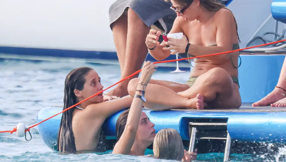 Victoria Federica, en Formentera con amigos